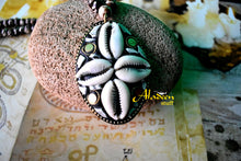 Cargar imagen en el visor de la galería, Collector Grade Talismans Sri Kuber Money Good Luck Spell Cast Necklace Pendant